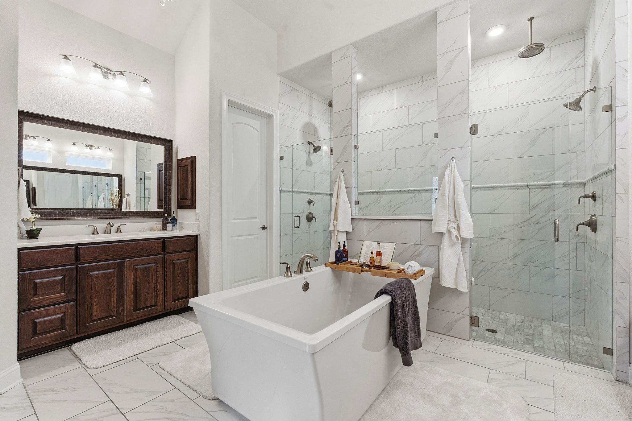 2824 Wedgescale Pass Leander, TX 78641 - Photo 22 of 40 Soak your cares away in the relaxing garden tub