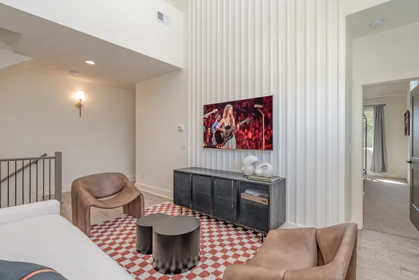 $6,995 | 1009 Summit Avenue, Unit 2, Nashville, TN 37203