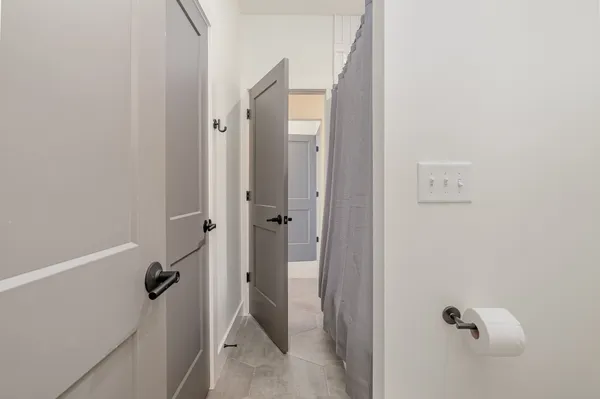 $6,995 | 1009 Summit Avenue, Unit 2, Nashville, TN 37203