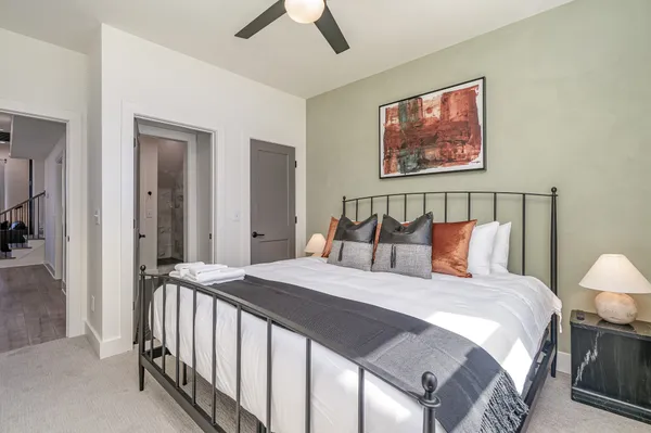 $6,995 | 1009 Summit Avenue, Unit 2, Nashville, TN 37203