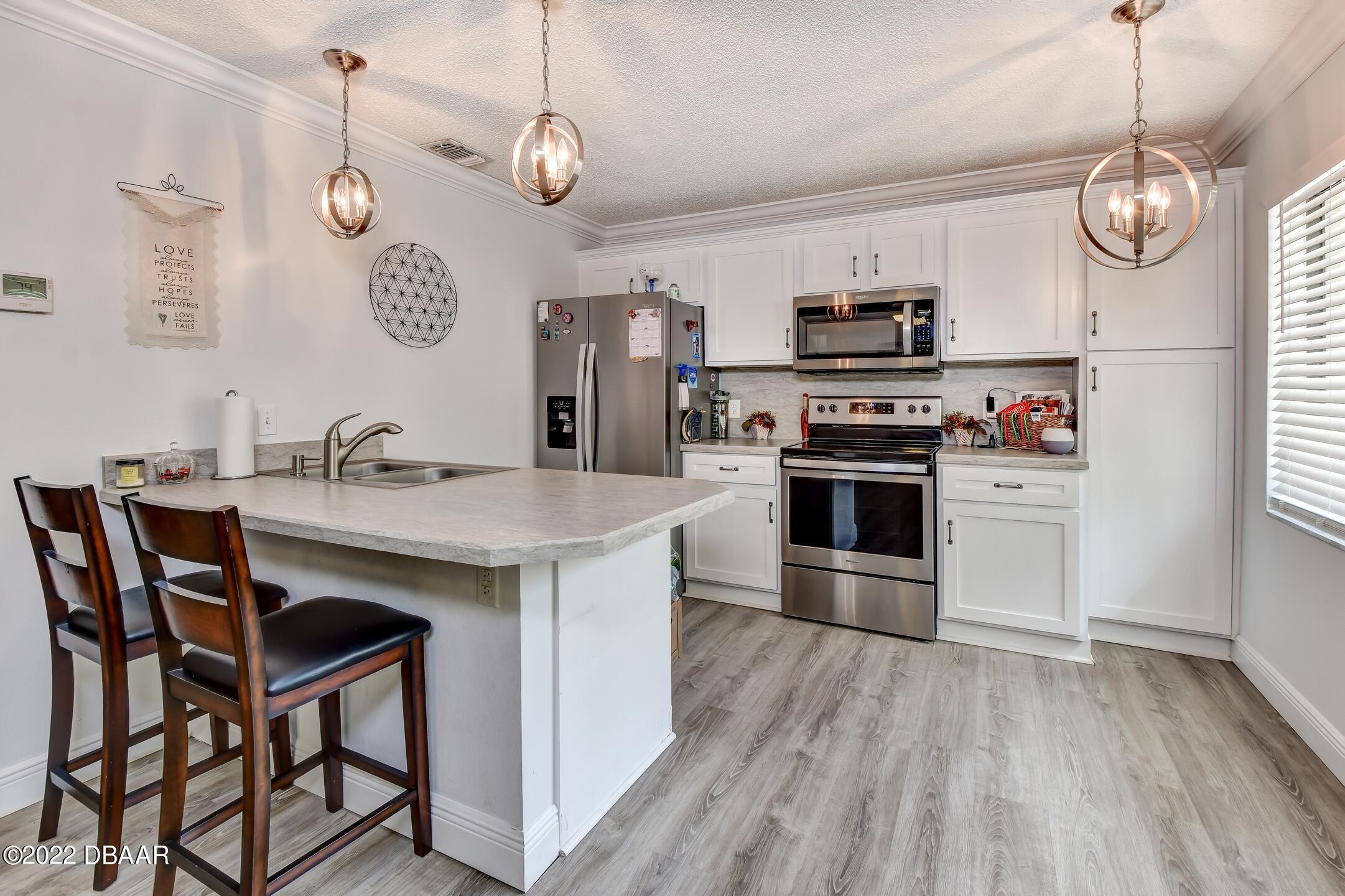 1601 Big Tree Road, Unit 905 South Daytona, FL 32119 - Photo 6 of 22 5-Kitchen