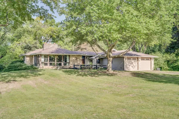 $835,000 | 9000 263rd Avenue, Salem Lakes, WI 53168