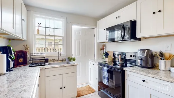 $2,300 | 904 East 39th Street, Savannah, GA 31401