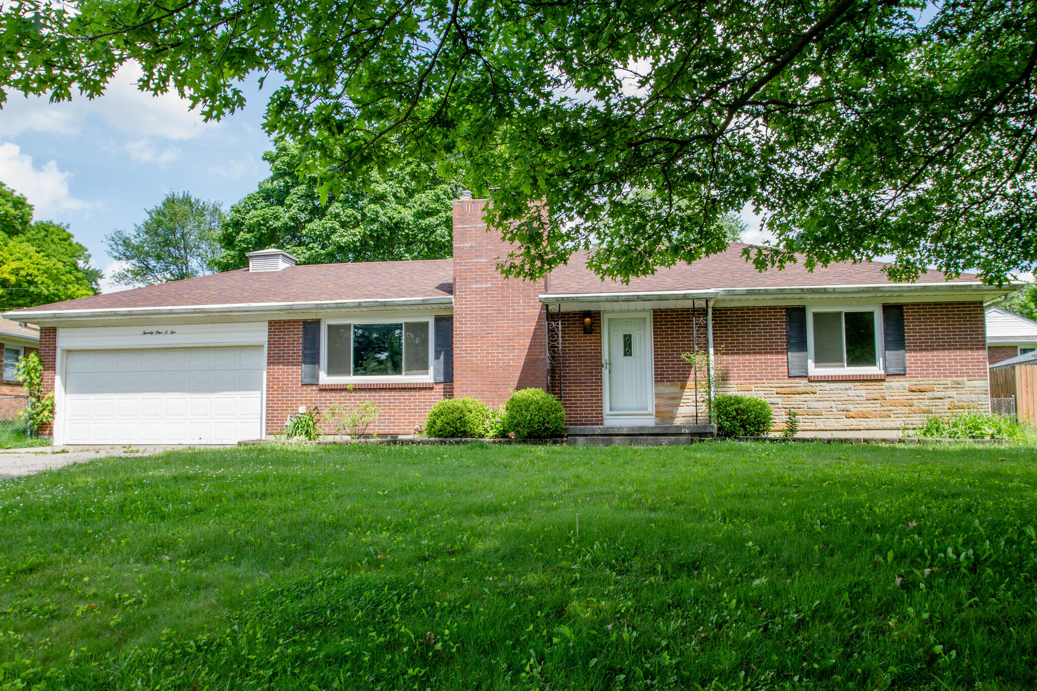 2102 St Paris Pike Springfield, OH 45504 - Photo 2 of 44