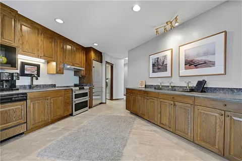 $4,500,000 | 16900 South Highland Ridge Drive, Loch Lloyd, MO 64012