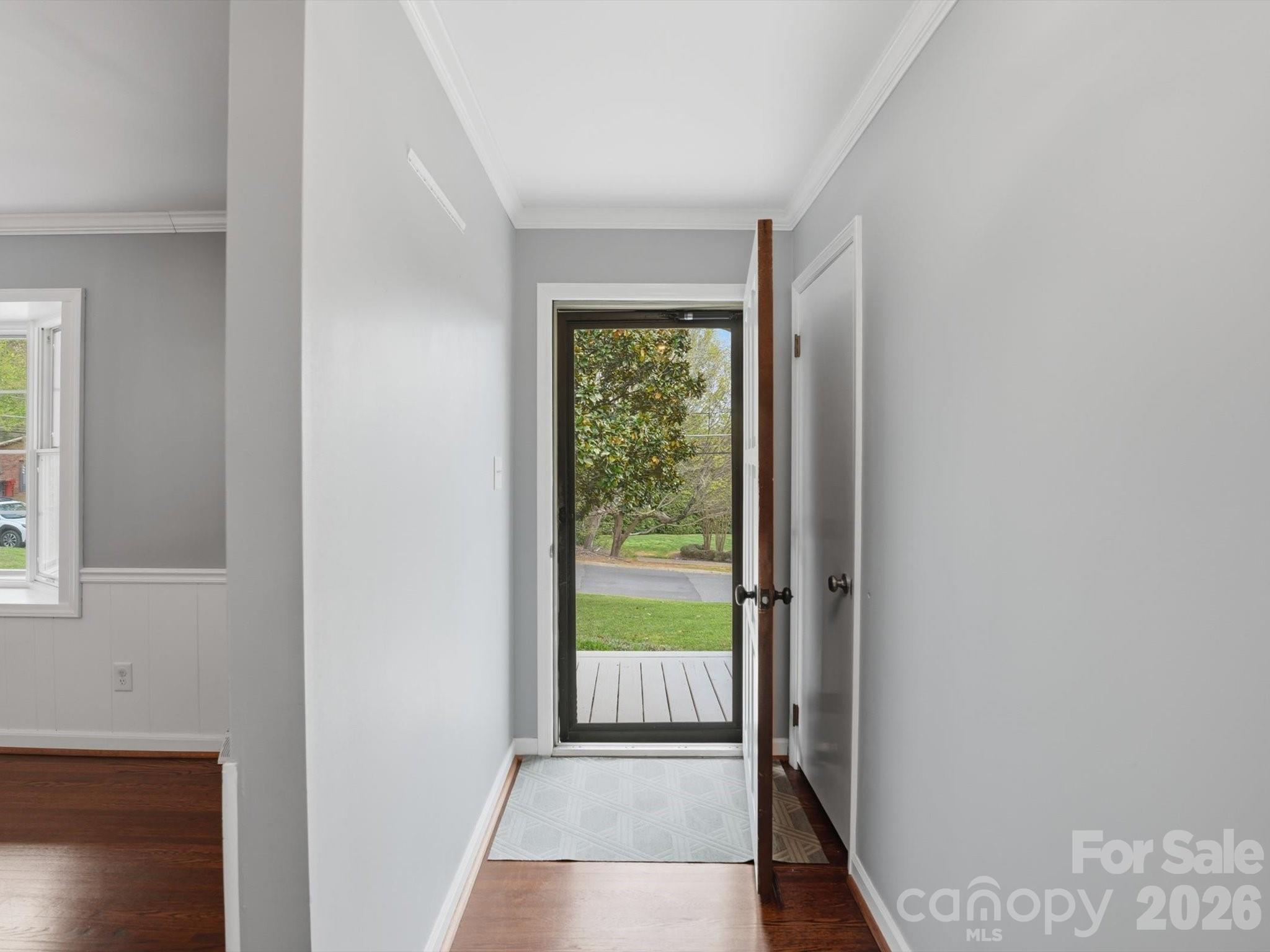 814 Twin Oaks Road Davidson, NC 28036 - Photo 3 of 37 Gallery Image 3