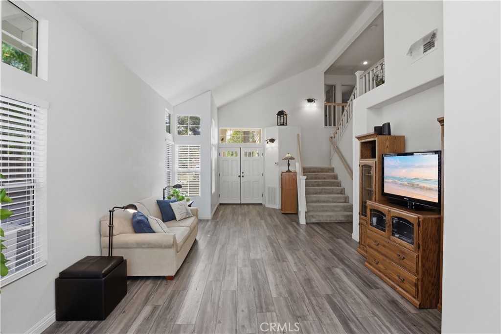 16350 Blossom Time Court Riverside, CA 92503 - Photo 14 of 58 Living Room
