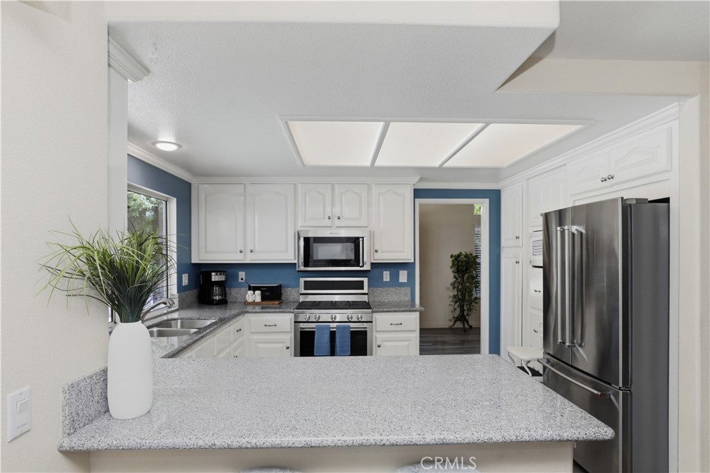 16350 Blossom Time Court Riverside, CA 92503 - Photo 18 of 58 Kitchen