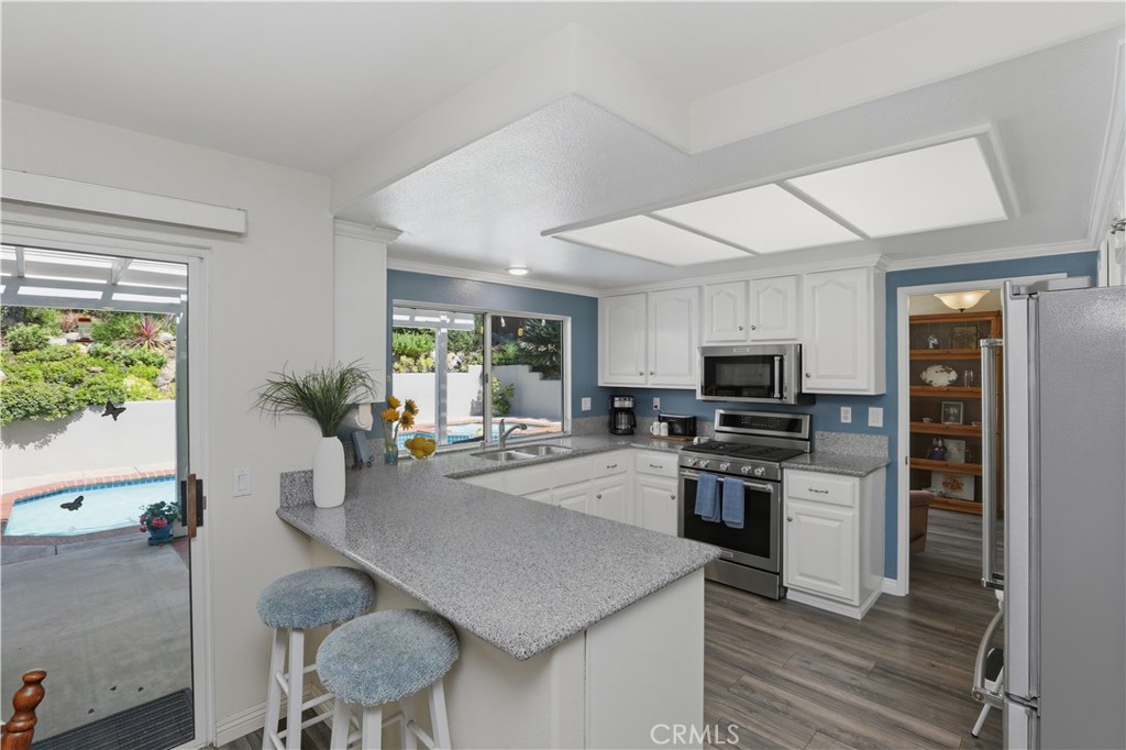 16350 Blossom Time Court Riverside, CA 92503 - Photo 19 of 58 Kitchen