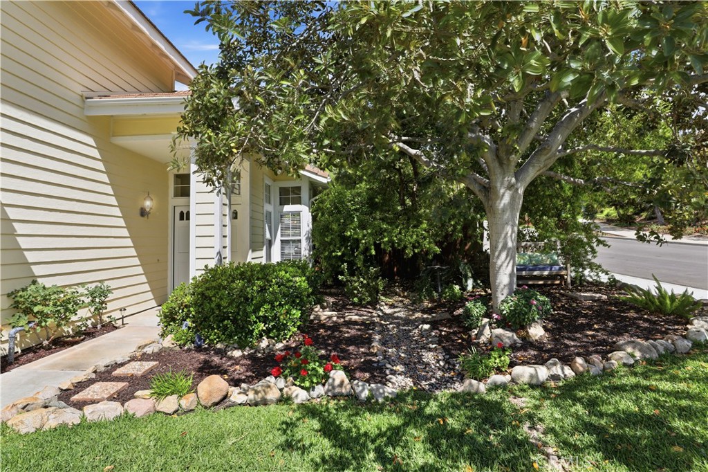 16350 Blossom Time Court Riverside, CA 92503 - Photo 10 of 58