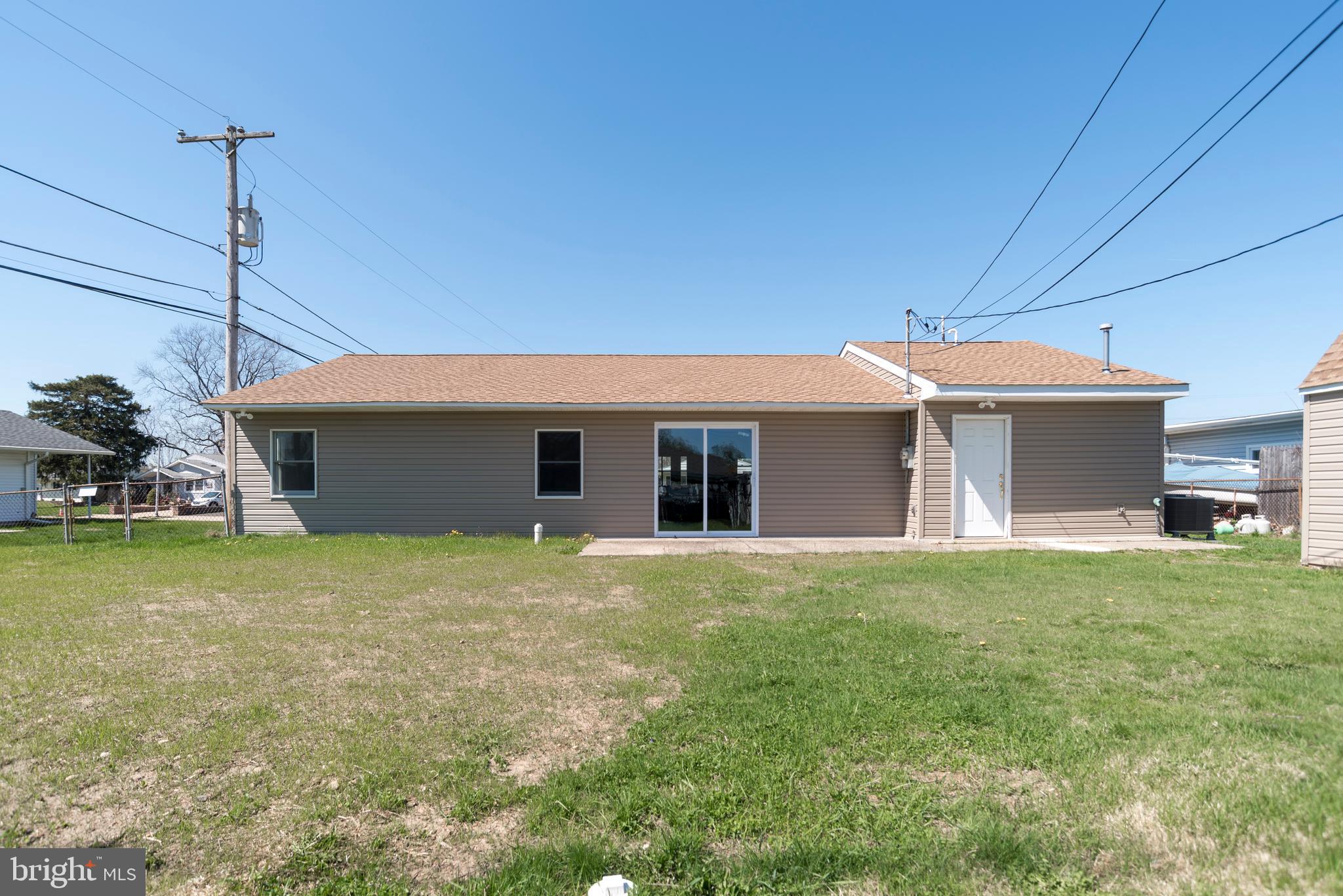 44 Elm Lane Levittown, PA 19054 - Photo 33 of 35 a front view of a house with garden
