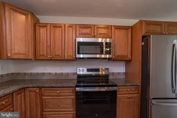$475,000 | 44 Elm Lane, Levittown, PA 19054