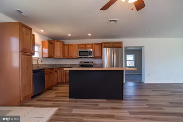 $475,000 | 44 Elm Lane, Levittown, PA 19054