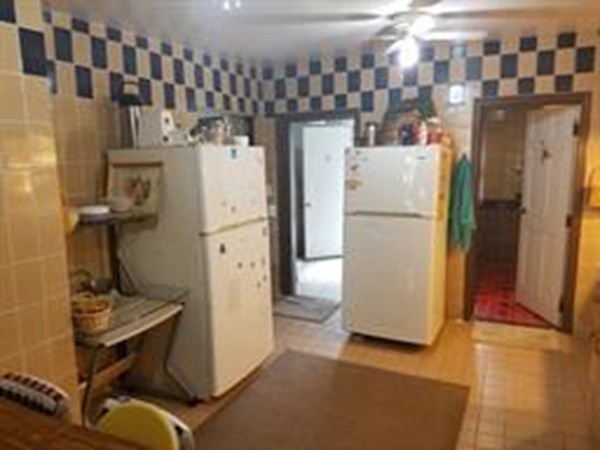 19 Portland Street Springfield, MA 01107 - Photo 5 of 10 Gallery Image 5