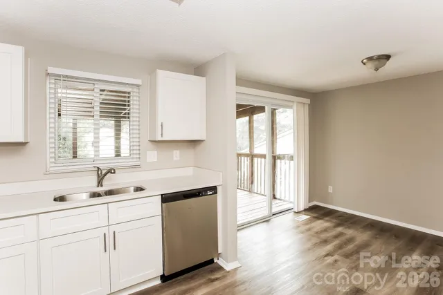 $2,090 | 5222 Split Oak Drive, Charlotte, NC 28227