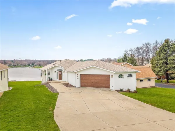 $714,900 | 847 Breckenboro Road, Davis, IL 61019