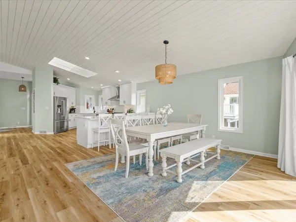 $714,900 | 847 Breckenboro Road, Davis, IL 61019