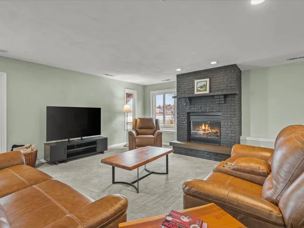 $714,900 | 847 Breckenboro Road, Davis, IL 61019