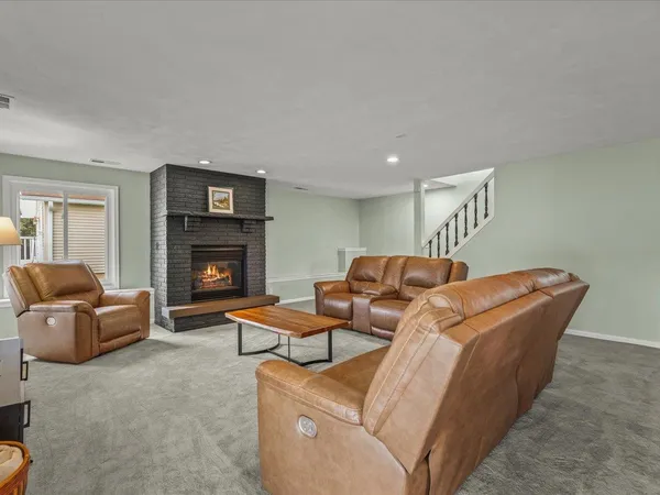 $714,900 | 847 Breckenboro Road, Davis, IL 61019