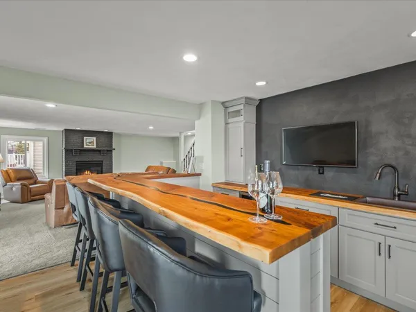 $714,900 | 847 Breckenboro Road, Davis, IL 61019