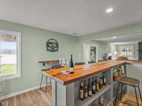 $714,900 | 847 Breckenboro Road, Davis, IL 61019