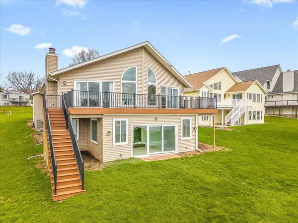 $714,900 | 847 Breckenboro Road, Davis, IL 61019