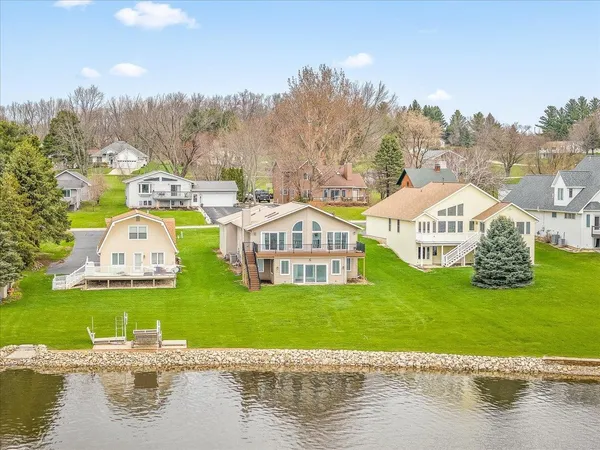 $714,900 | 847 Breckenboro Road, Davis, IL 61019