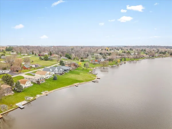 $714,900 | 847 Breckenboro Road, Davis, IL 61019