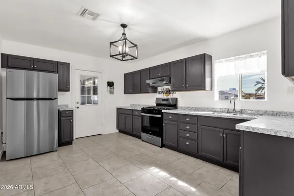 $2,250 | 3428 West Willetta Street, Phoenix, AZ 85009