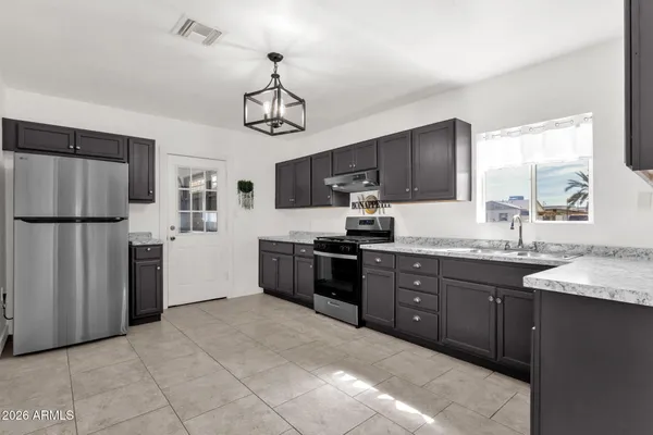 $2,100 | 3428 West Willetta Street, Phoenix, AZ 85009