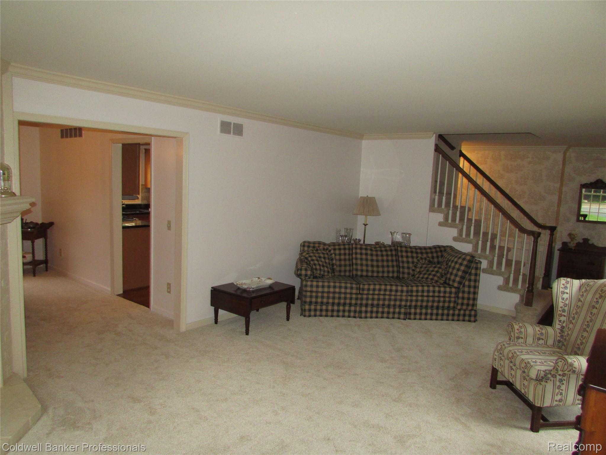 7725 Perry Lake Road Clarkston, MI 48348 - Photo 6 of 61 IMG_8513.JPG