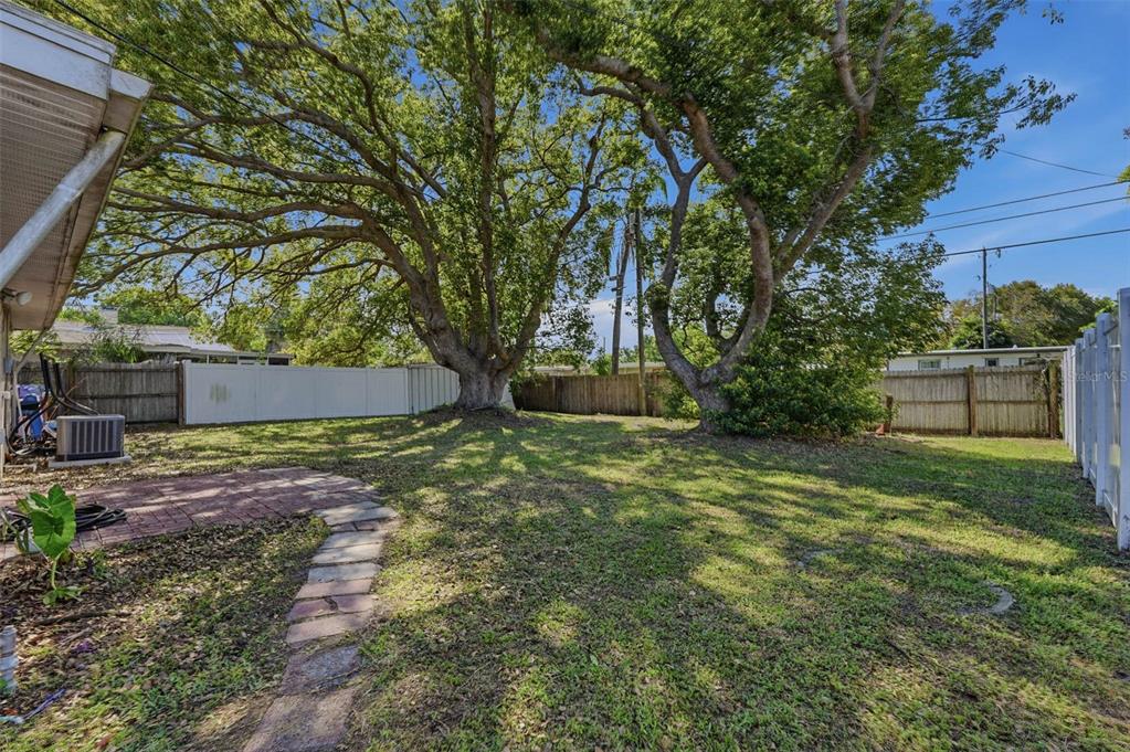10480 111th Avenue North Largo, FL 33773 - Photo 30 of 34