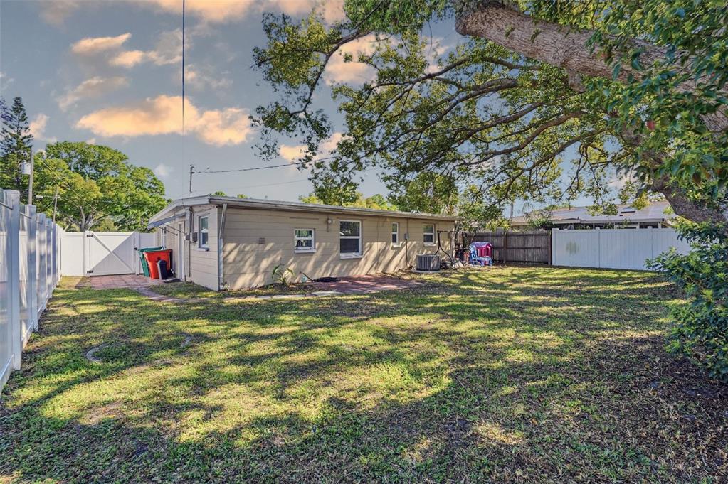 10480 111th Avenue North Largo, FL 33773 - Photo 31 of 34