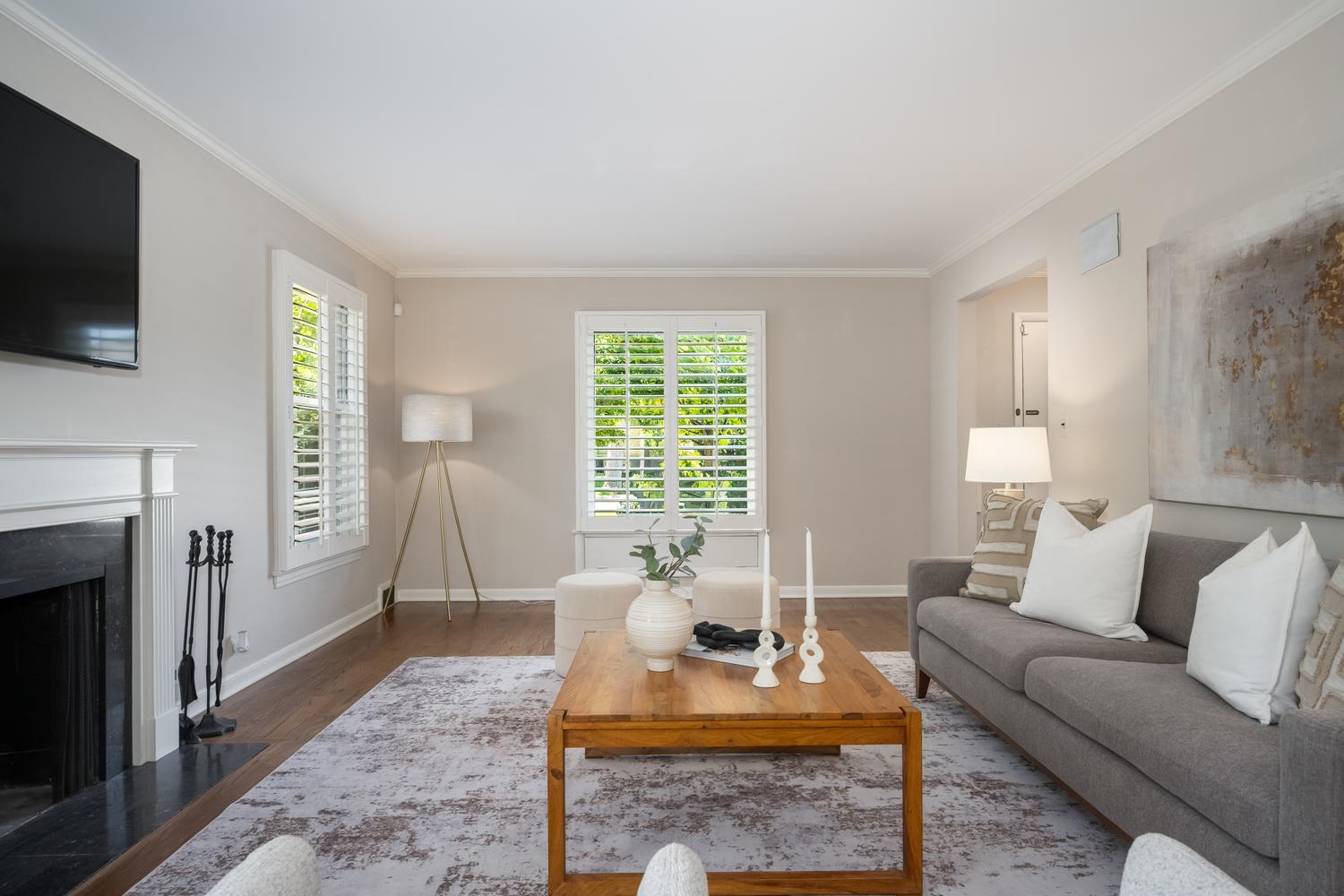 915 Indian Road Glenview, IL 60025 - Photo 7 of 29 Gallery Image 7