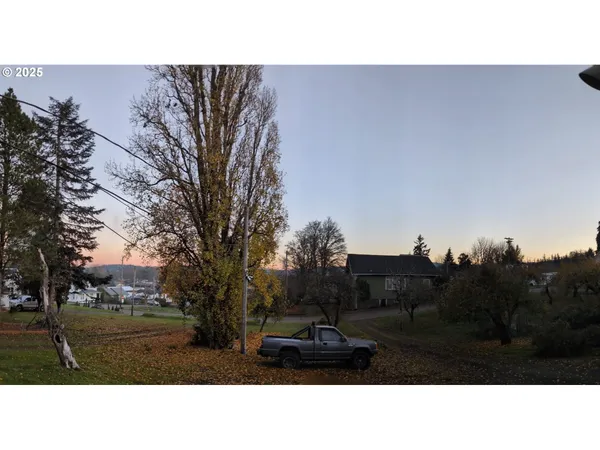 $360,000 | 122 Northeast 4th Street, Willamina, OR 97396