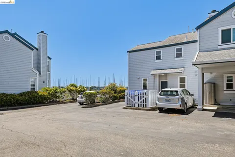 $800,000 | 807 Commodore Drive, Richmond, CA 94804