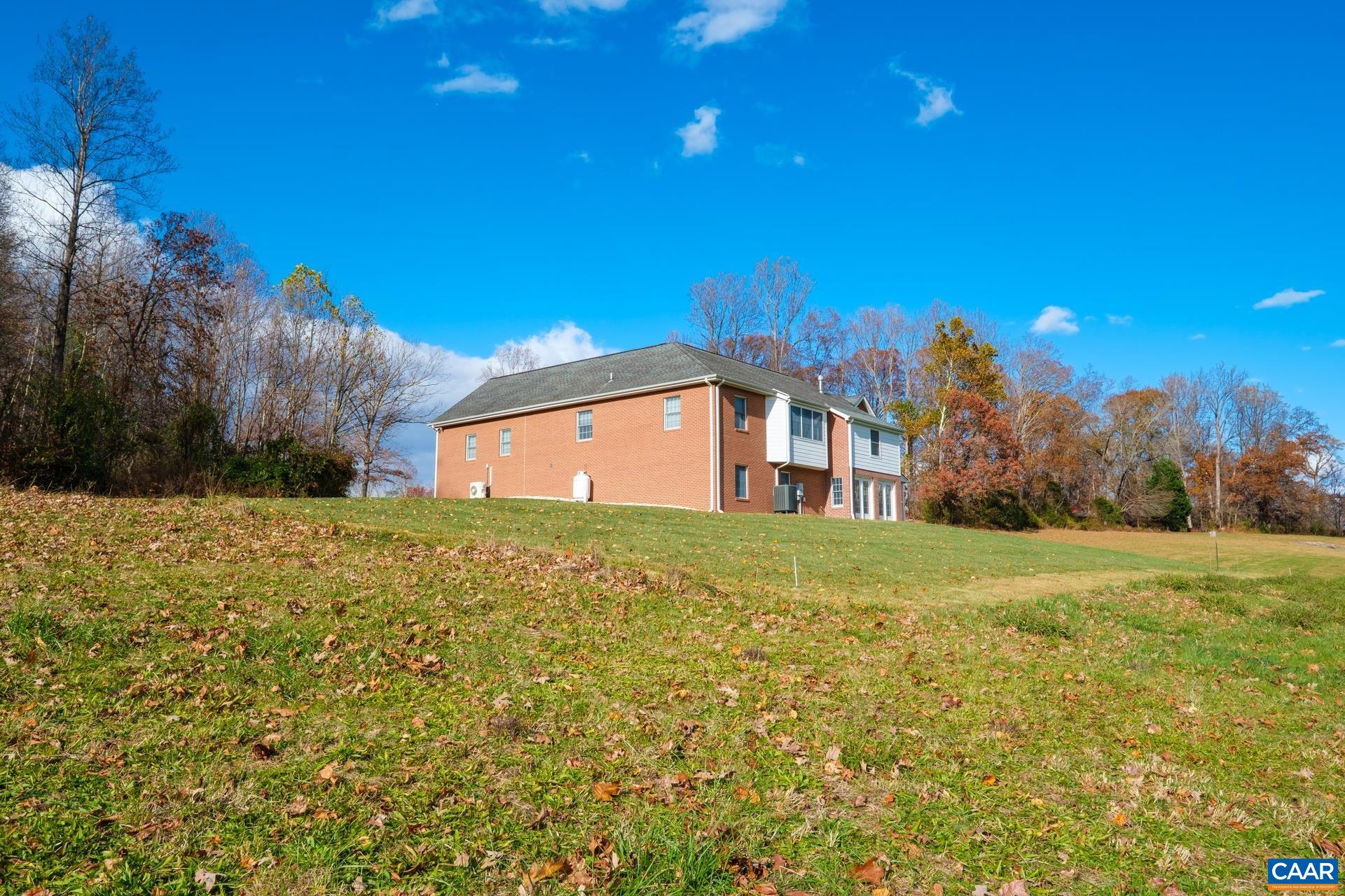 105 Squirrel Path Stanardsville, VA 22973 - Photo 15 of 71 ENTRANCE WITH RETAINING WAL