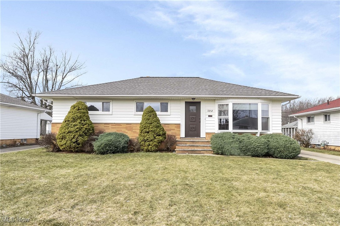 7252 Oakwood Road Parma, OH 44130 - Photo 34 of 38 Gallery Image 34