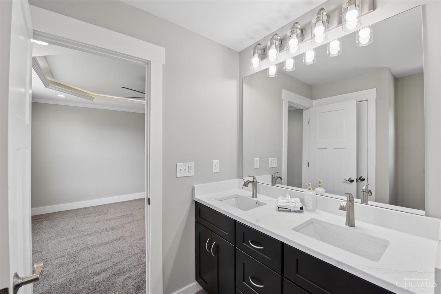 1115 Compton Road Cincinnati, OH 45231 - Photo 31 of 47