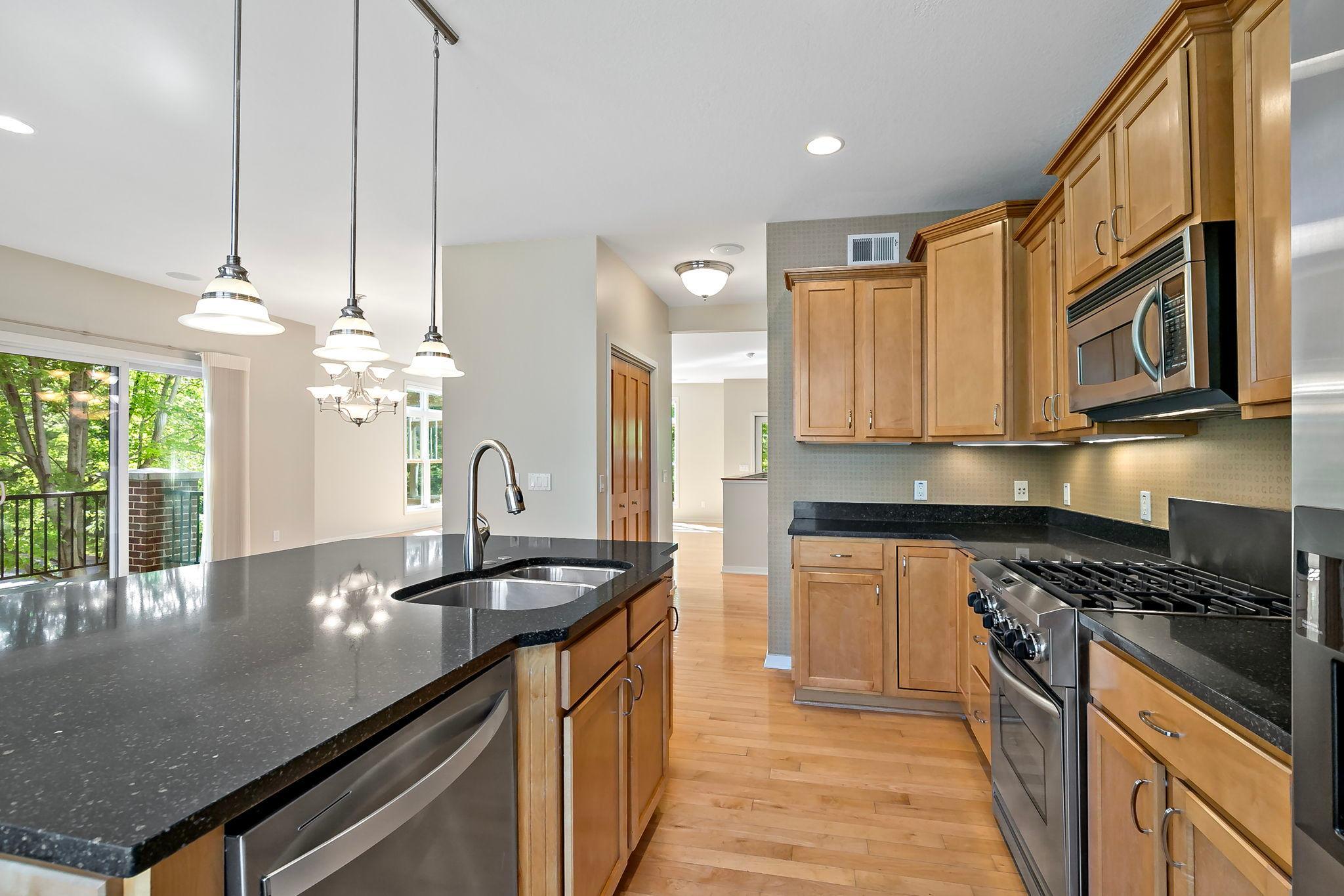 340 Spring Street St. Paul, MN 55102 - Photo 9 of 29