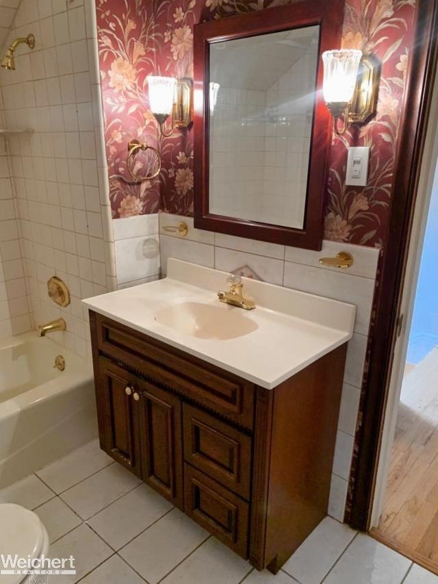 895 East Avon Road Rochester Hills, MI 48307 - Photo 23 of 26