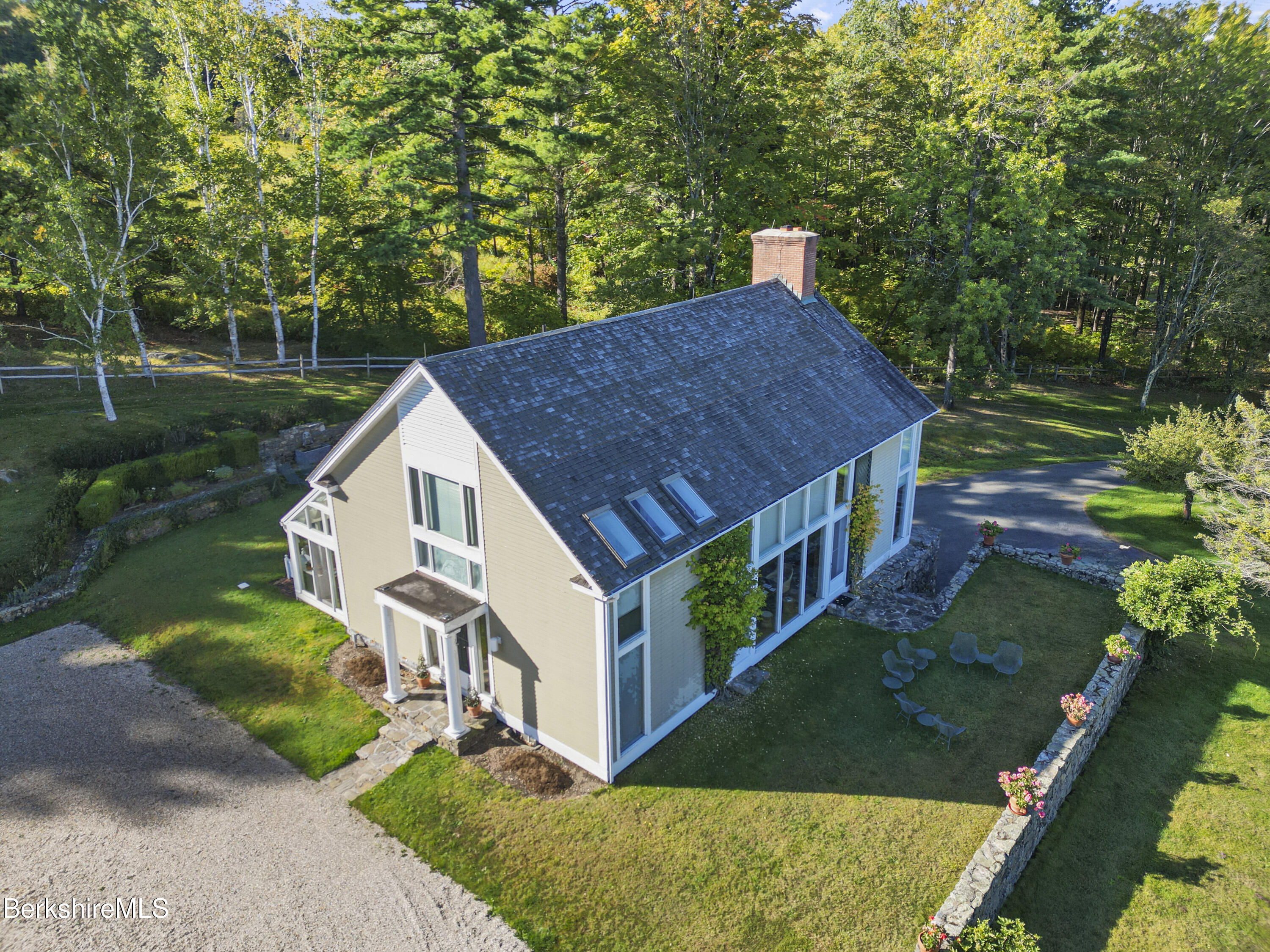 209 Blue Hill Road Great Barrington, MA 01230 - Photo 45 of 46 Guest House