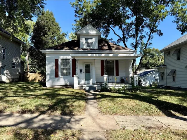 $139,900 | 2623 Faraon Street, St. Joseph, MO 64501
