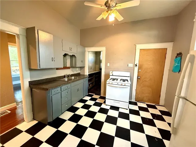 $139,900 | 2623 Faraon Street, St. Joseph, MO 64501