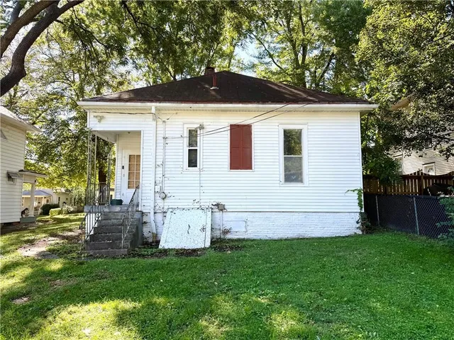 $139,900 | 2623 Faraon Street, St. Joseph, MO 64501