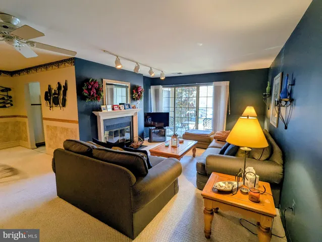 $2,100 | 14217 Quail Creek Way, Unit 201, Sparks Glencoe, MD 21152