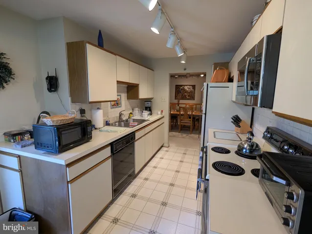 $2,100 | 14217 Quail Creek Way, Unit 201, Sparks Glencoe, MD 21152