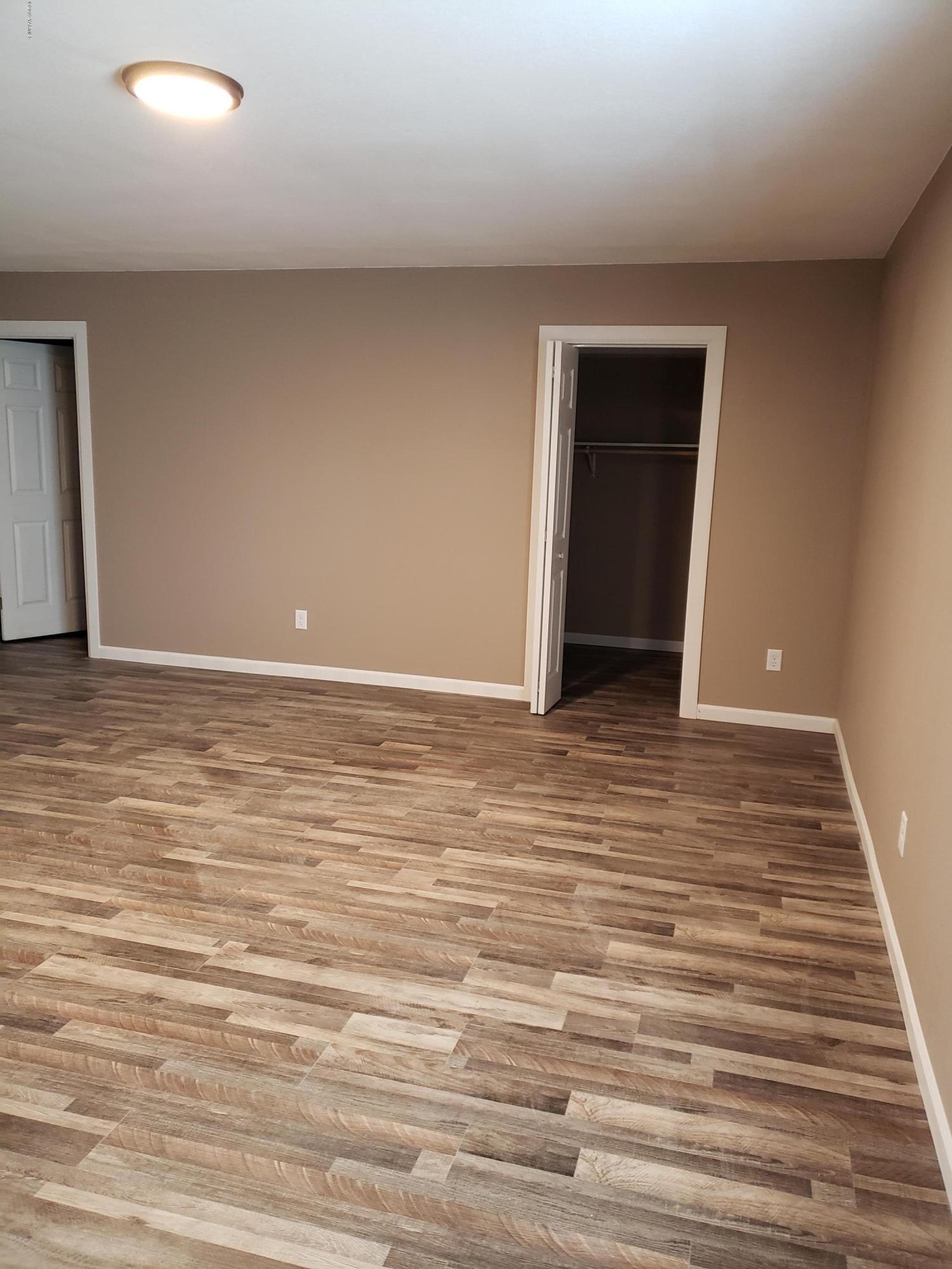 1201 Northwest Crescent Road Sunnyside, WA 98944 - Photo 25 of 35 a view of an empty room