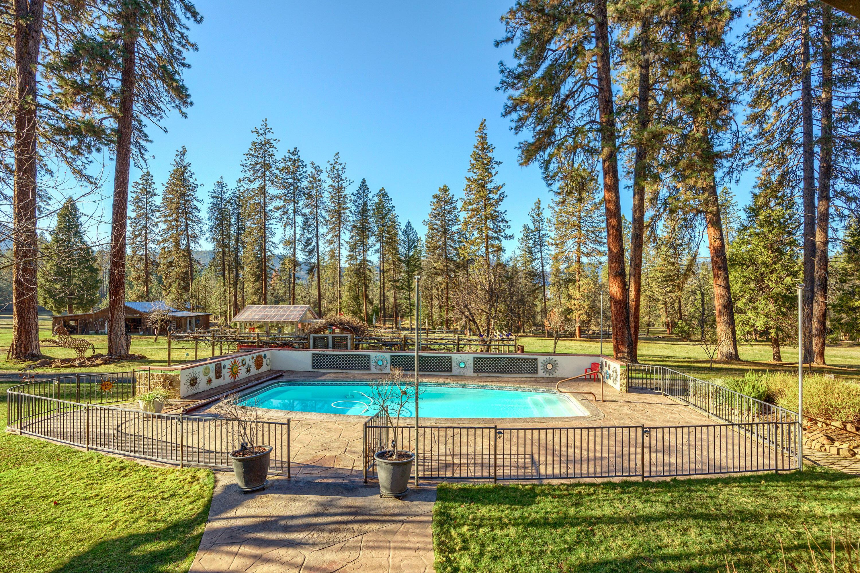 16547 Meadows Road White City, OR 97503 - Photo 37 of 76 Gallery Image 37