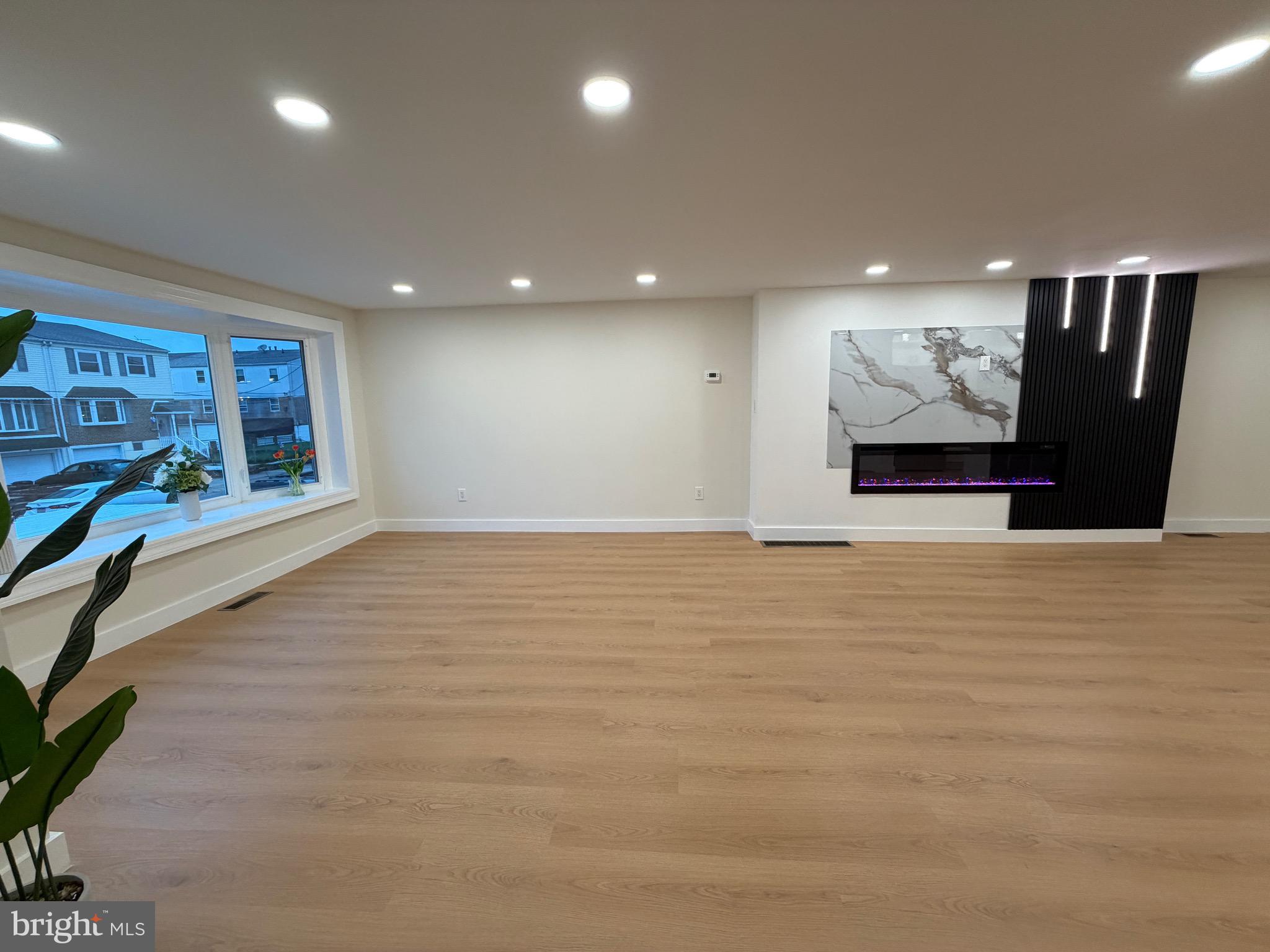 12019 Farwell Road Philadelphia, PA 19154 - Photo 5 of 35 Gallery Image 5